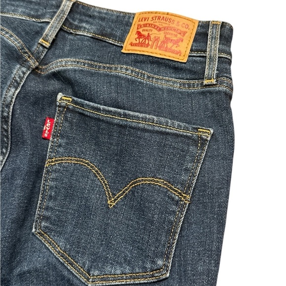 Women’s Levi’s Distressed Blue Skinny Jeans - Picture 7 of 7